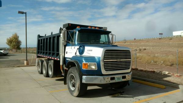 ford l9000 dump trucks