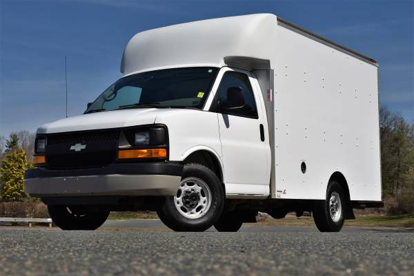 2012 Chevrolet Express 3500 12ft Box Van Truck 4.8L Gas One Owner for Sale,  boston MA