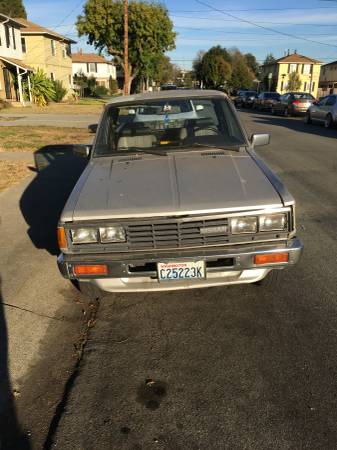 1986 Nissan 720 King Cab Pickup 2x4 for Sale, san leandro CA
